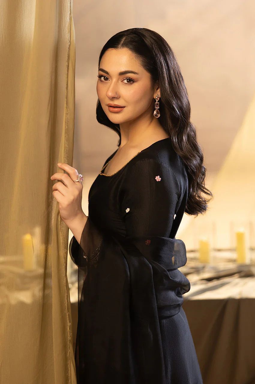 black embroidered kurti set
