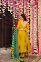 haldi outfit women
