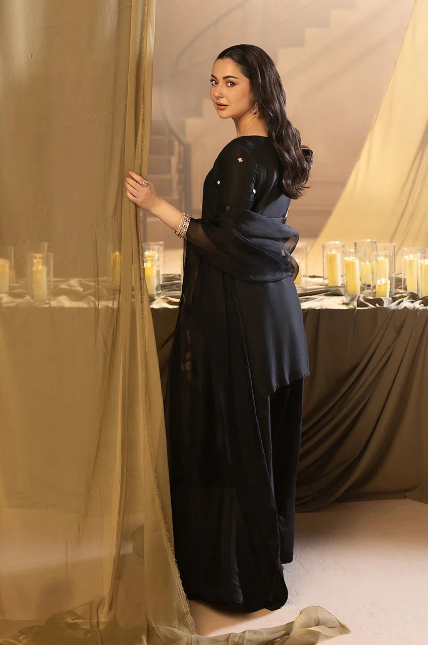 party wear black ethnic outfit
