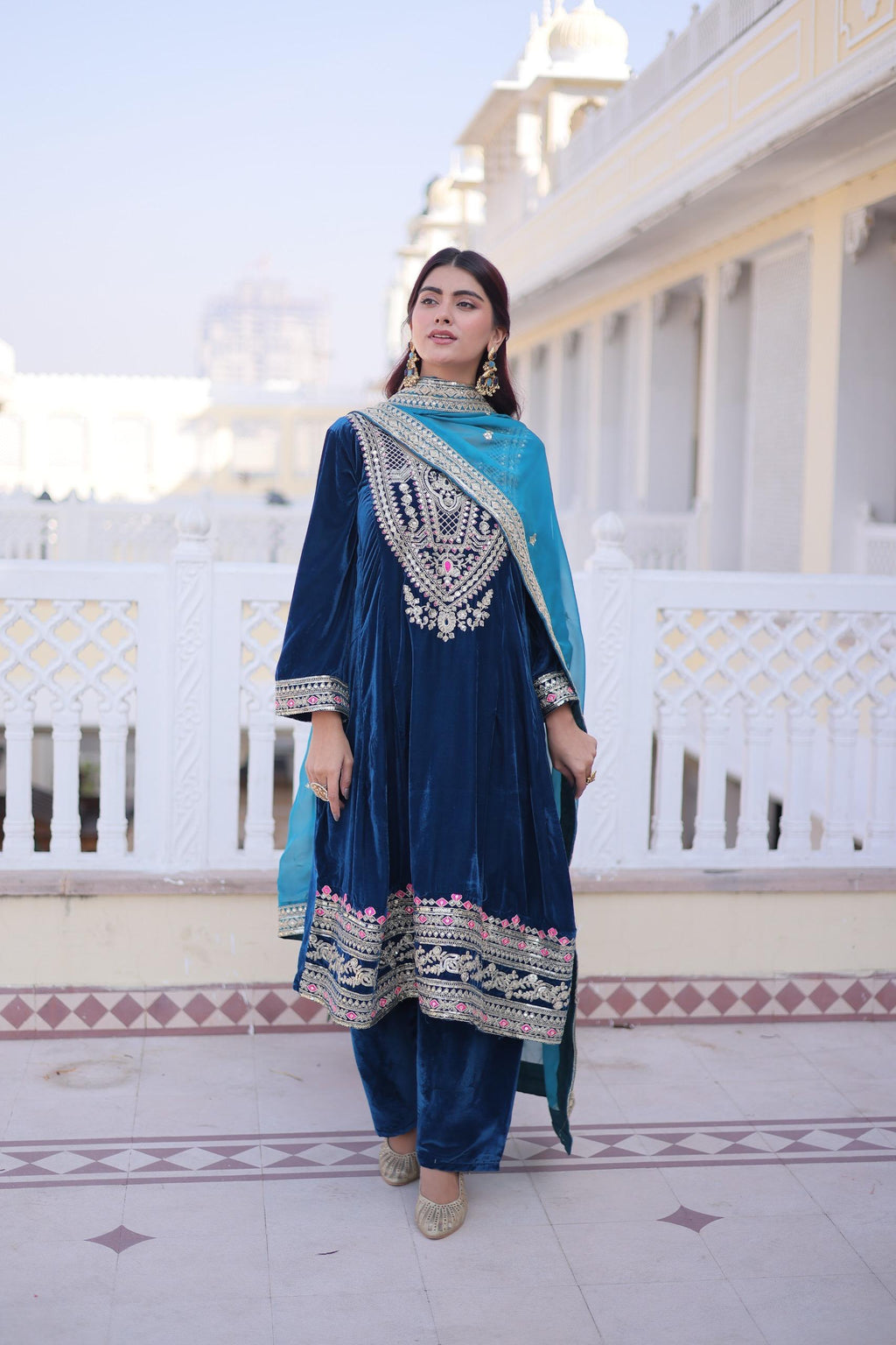 Rama blue velvet kurti set
